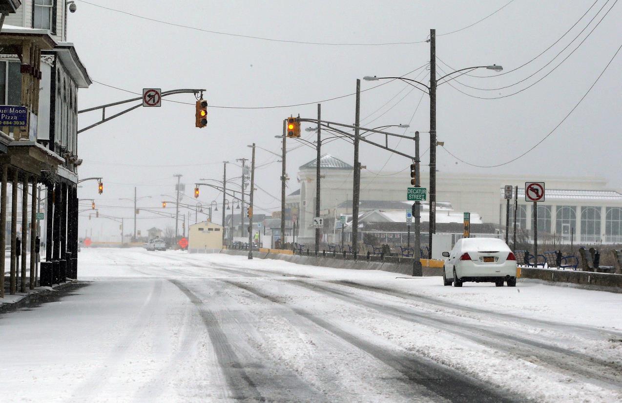Ρεπόρτερ δίνει νόημα στο δημοσιογραφικό κλισέ «θάφτηκε στο χιόνι»